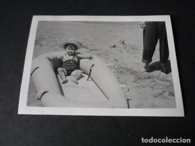 Alte Fotografie: ZARAUZ EN LA PLAYA ANTIGUA FOTOGRAFIA 7,5 X 10,5 CM