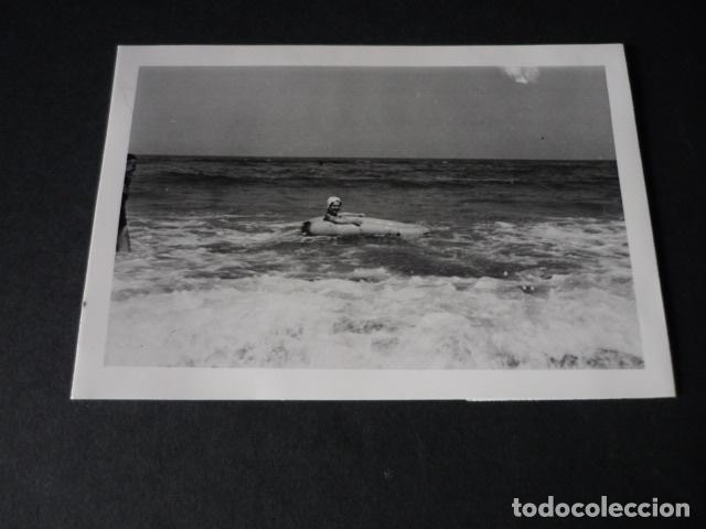 Fotografia antiga: ZARAUZ GUIPUZCOA EN LA PLAYA ANTIGUA FOTOGRAFIA 7,5 X 10,5 CM