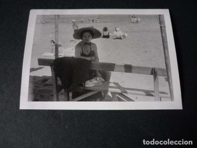 Fotografia antiga: ZARAUZ GUIPUZCOA EN LA PLAYA ANTIGUA FOTOGRAFIA 7,5 X 10,5 CM