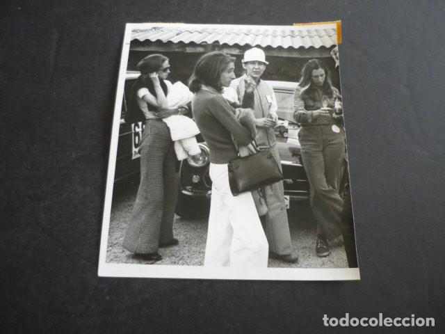 Antique Photography: YOLANDA CASTELLANOS CORREDOR AUTOMOVILISMO ANTIGUA FOTOGRAFIA 11 X 13 CM