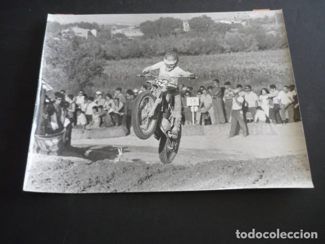 Antique Photography: MIGUEL RIVIERE CORREDOR MOTOCROSS MOTOCICLISMO ANTIGUA FOTOGRAFIA 24 X 18 CM