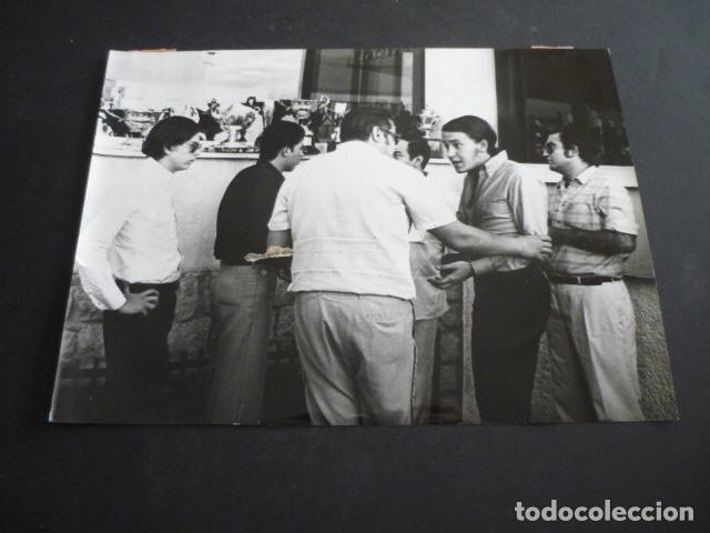 Antique Photography: RALLYE COVATRA 1970 VENCEDORES AUTOMOVILISMO ANTIGUA FOTOGRAFIA 24 X 18 CM