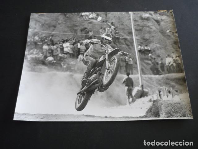Antique Photography: MIGUEL RIVIERE CORREDOR MOTOCROSS MOTOCICLISMO ANTIGUA FOTOGRAFIA 24 X 18 CM