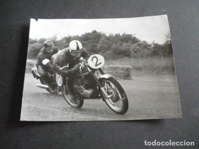 Fotograf&iacute;a antigua: MOTOCICLISMO COPA EUROPA RESITENCIA 1964 MOTO MONTESA ANTIGUA FOTOGRAFIA 12 X 17 CM