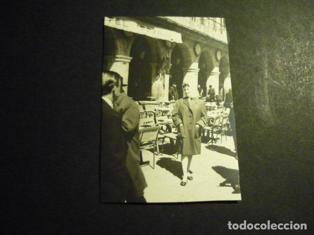 Antique Photography: SALAMANCA PLAZA MAYOR DETALLE ANTIGUA FOTOGRAFIA 6 X 9 CM