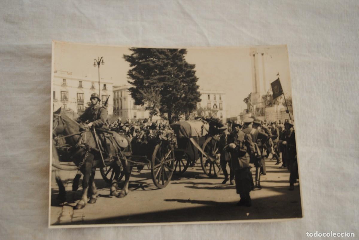 Antique Photography: SEPELIO DEL GENERAL VARELA , CADIZ .