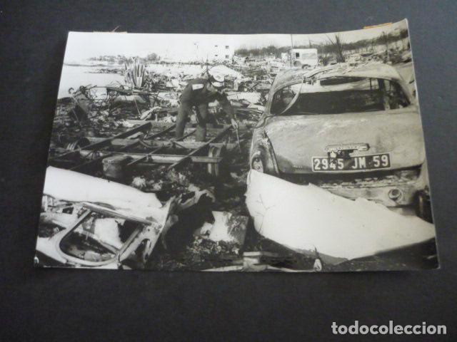 Fotografia antiga: SAN CARLOS DE LA RAPITA ALFAQUES TARRAGONA EXPLOSION CAMPING TRAGEDIA ANTIGUA FOTOGRAFIA 12 X 18 CM