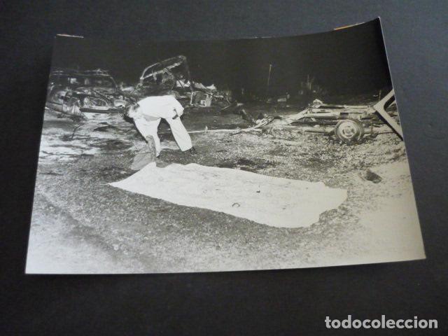 Alte Fotografie: SAN CARLOS DE LA RAPITA ALFAQUES TARRAGONA EXPLOSION CAMPING TRAGEDIA ANTIGUA FOTOGRAFIA 13 X 18 CM