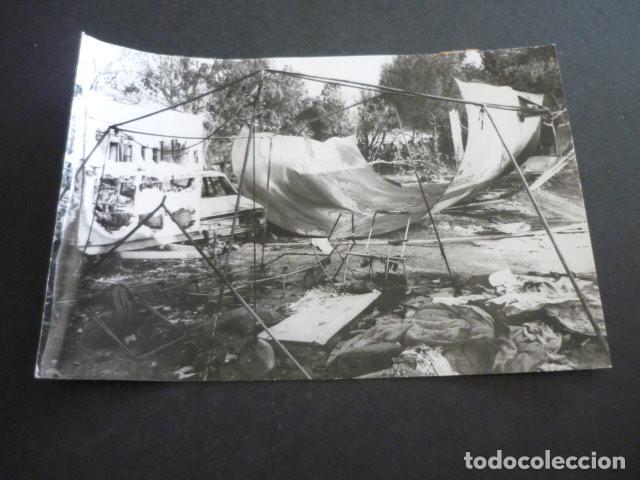 Fotografia antica: ALFAQUES SAN CARLOS DE LA RAPITA TARRAGONA EXPLOSION CAMPING TRAGEDIA ANTIGUA FOTOGRAFIA 13 X 18 CM
