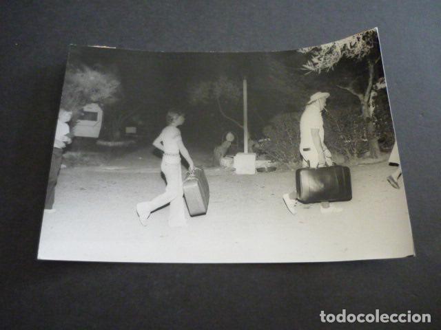 Fotografia antiga: ALFAQUES SAN CARLOS DE LA RAPITA TARRAGONA EXPLOSION CAMPING TRAGEDIA ANTIGUA FOTOGRAFIA 13 X 18 CM