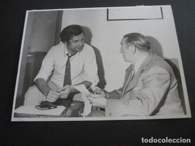 Fotograf&iacute;a antigua: ENRIQUE MART&Iacute; MAQUEDA REALIZADOR TELEVISION ESPA&Ntilde;OLA TVE ANTIGUA FOTOGRAFIA 18 X 24 CM