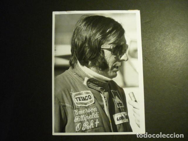 Alte Fotografie: EMERSON FITTIPALDI CORREDOR AUTOMOVILISMO ANTIGUA FOTOGRAFIA 18 X 13 CM
