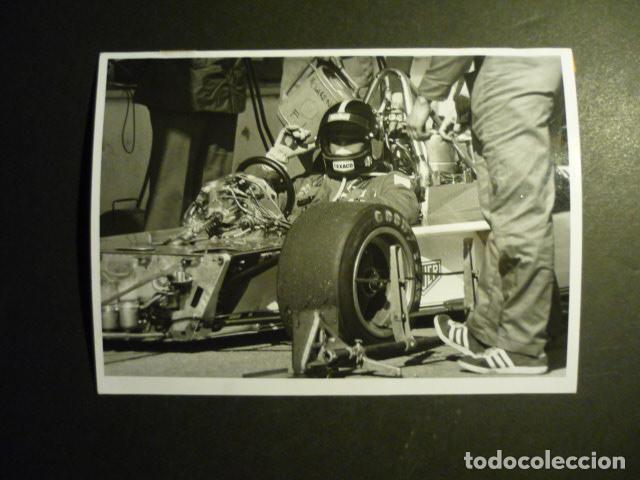 Alte Fotografie: EMERSON FITTIPALDI CORREDOR AUTOMOVILISMO ANTIGUA FOTOGRAFIA 18 X 13 CM