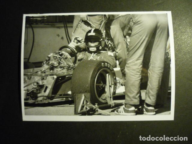 Alte Fotografie: EMERSON FITTIPALDI CORREDOR AUTOMOVILISMO ANTIGUA FOTOGRAFIA 18 X 13 CM