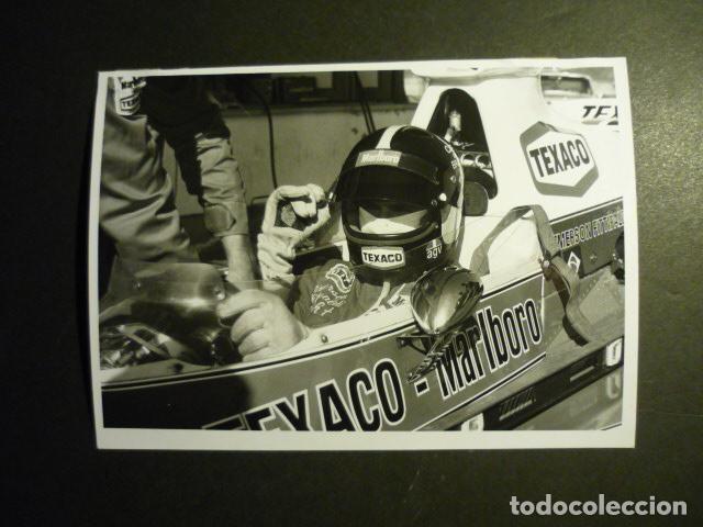 Alte Fotografie: EMERSON FITTIPALDI CORREDOR AUTOMOVILISMO ANTIGUA FOTOGRAFIA 18 X 13 CM
