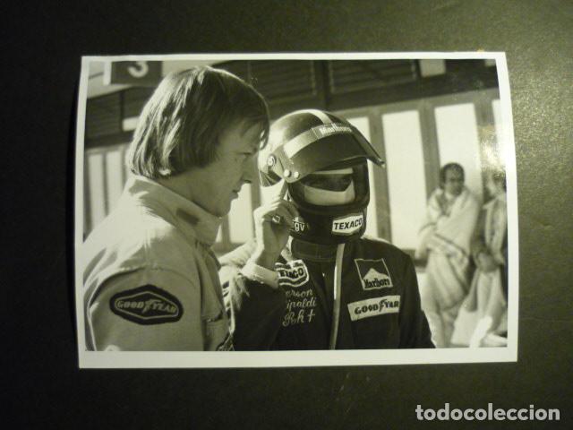 Alte Fotografie: EMERSON FITTIPALDI CORREDOR AUTOMOVILISMO ANTIGUA FOTOGRAFIA 18 X 13 CM