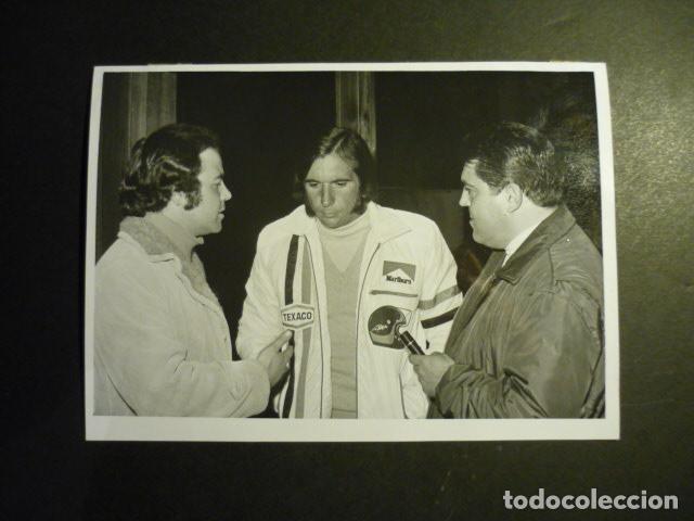 Alte Fotografie: EMERSON FITTIPALDI CORREDOR AUTOMOVILISMO ANTIGUA FOTOGRAFIA 18 X 13 CM