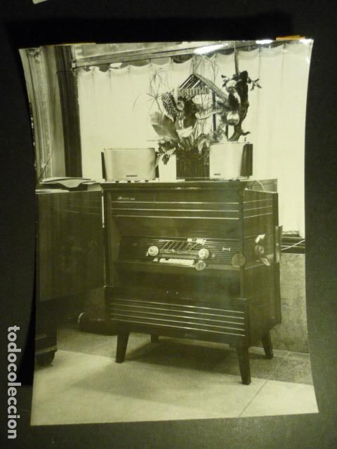 Fotografia antiga: APARATO DE RADIO TELEFUNKEN ANTIGUA FOTOGRAFIA 18 X 24 CM