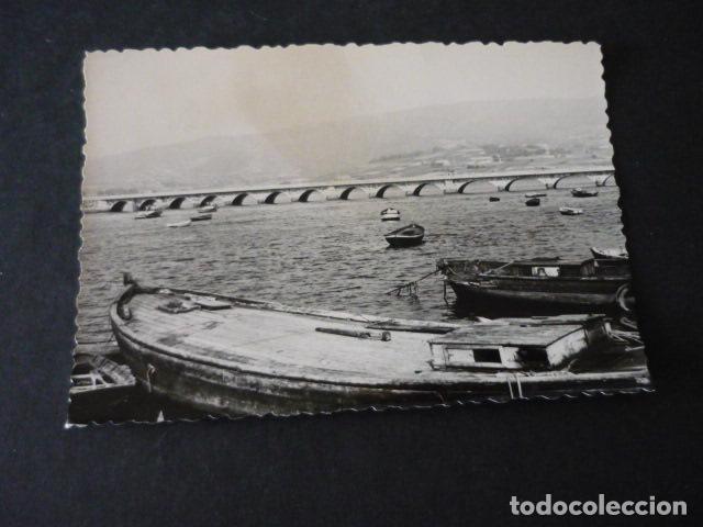 Fotografia antiga: PUENTEDEUME CORU&Ntilde;A BARCAS Y EL PUENTE ANTIGUA FOTOGRAFIA 10 X 7 CM