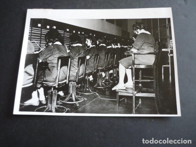 Fotograf&iacute;a antigua: MADRID PAROS DE TELEFONICA HUELGA CENTRALITA ANTIGUA FOTOGRAFIA 18 X 13 CM