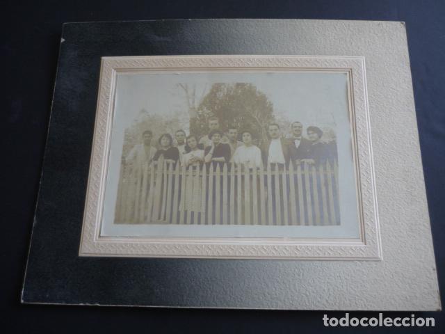 Fotograf&iacute;a antigua: ALBACETE GRUPO FAMILIAR HACIA 1913 ANTIGUA FOTOGRAFIA SOBRE CARTON 21 X 27 CM