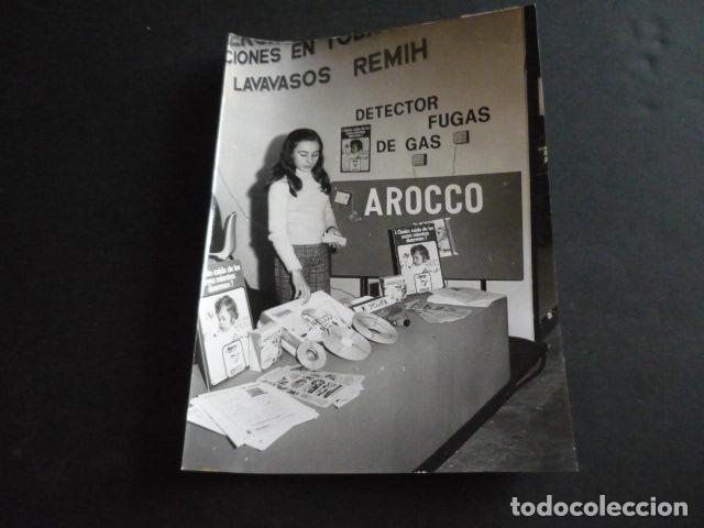 Alte Fotografie: BARCELONA SALON NACIONAL DEL HOGAR HOGARHOTEL ANTIGUA FOTOGRAFIA 18 X 12 CM