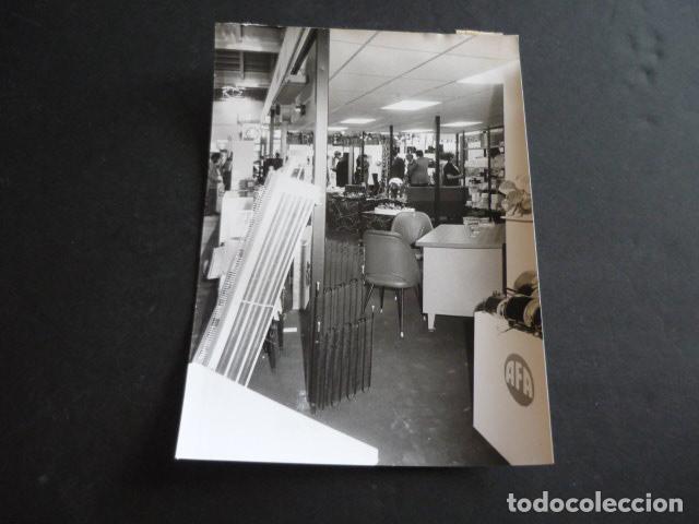 Alte Fotografie: BARCELONA SALON NACIONAL DEL HOGAR HOGARHOTEL ANTIGUA FOTOGRAFIA 18 X 12 CM