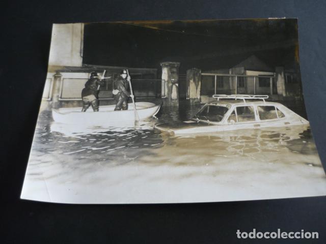 Fotograf&iacute;a antigua: VILLAVERDE MADRID BARRIO DE LOS TOREROS INUNDACIONES ANTIGUA FOTOGRAFIA 24 X 18 CM