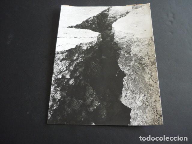 Fotograf&iacute;a antigua: VELEZ MALAGA EFECTOS DE UN TERREMOTO ANTIGUA FOTOGRAFIA 24 X 18 CM