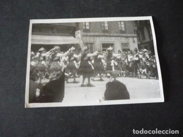 Fotografia antiga: LLANES ASTURIAS BAILE TIPICO ANTIGUA FOTOGRAFIA 7,5 X 10,5 CM