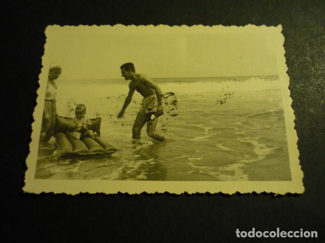 Fotografia antica: SANTANDER EN LA PLAYA DEL SARDINERO ANTIGUA FOTOGRAFIA 7 X 10 CM