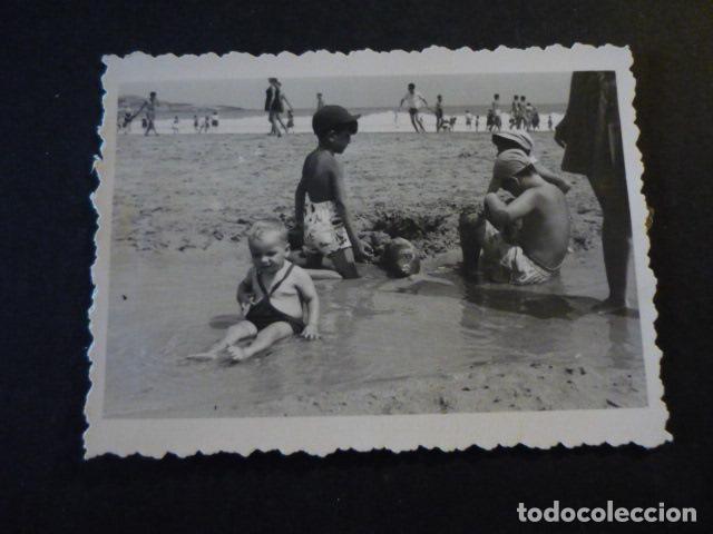 Alte Fotografie: SANTANDER EN LA PLAYA DEL SARDINERO ANTIGUA FOTOGRAFIA 7 X 10 CM