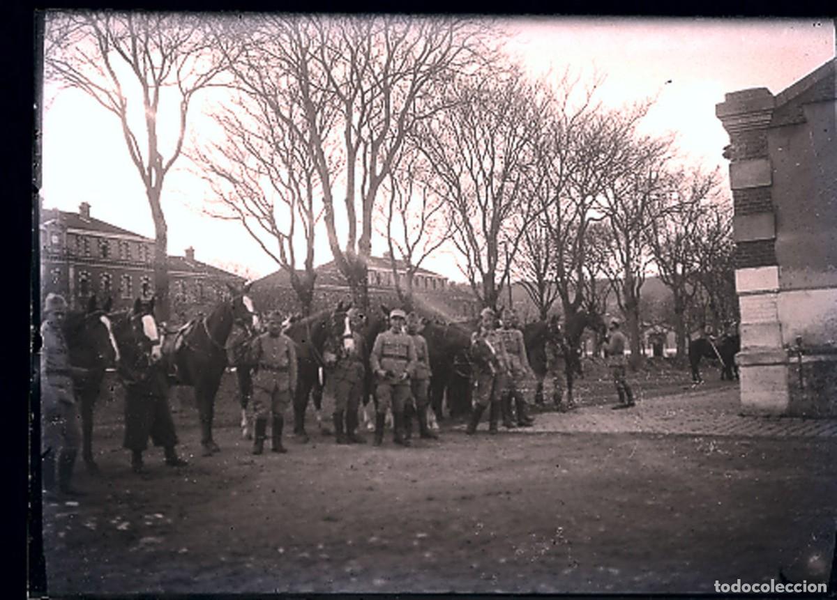Antique Photography: MILITARES LOTE DE TRECE NEGATIVOS DE CRISTAL TAMA&Ntilde;O 6 X 9 cm.