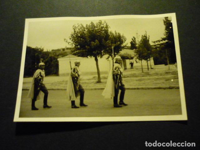 Alte Fotografie: EL PARDO MADRID GUARDIA DE FRANCO ANTIGUA FOTOGRAFIA 7,5 X 10,5 CM