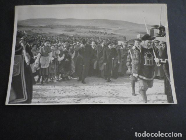 Fotograf&iacute;a antigua: MEDELLIN BADAJOZ FIESTAS DEL TERCER CENTENARIO DE HERNAN CORTES ANTIGUA FOTOGRAFIA 12 X 18 CM