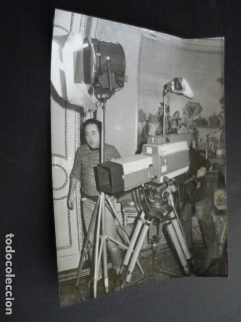 Fotograf&iacute;a antigua: CAMARAS TVE TELEVISION ESPA&Ntilde;OLA EN LA MONCLOA ANTIGUA FOTOGRAFIA 18 X 24 CM