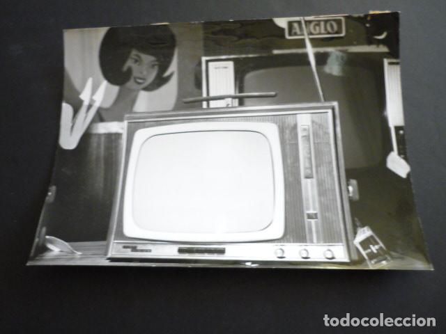 Fotograf&iacute;a antigua: TELEVISOR MARCA ANGLO ANTIGUA FOTOGRAFIA 18 X 24 CM
