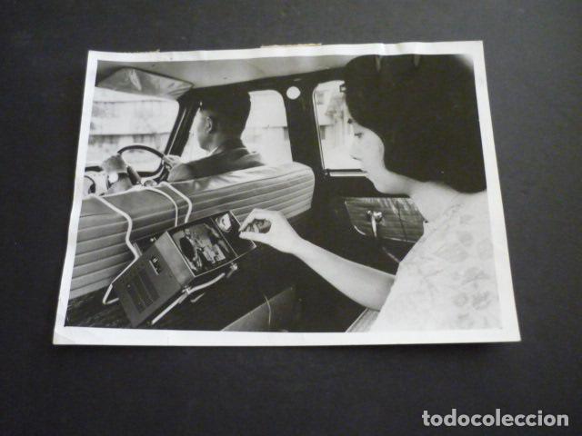 Fotograf&iacute;a antigua: TELEVISION PEQUE&Ntilde;A JAPONESA ANTIGUA FOTOGRAFIA 18 X 13 CM