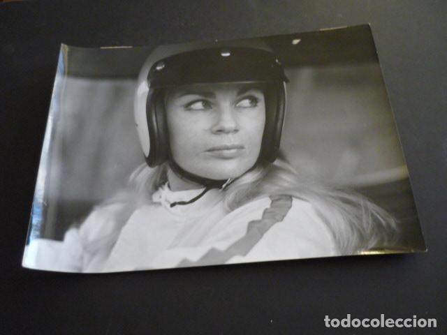 Fotograf&iacute;a antigua: MARIE CLAUDE BEAUMONT MUJER CORREDOR AUTOMOVILISMO ANTIGUA FOTOGRAFIA 18 X 24 CM
