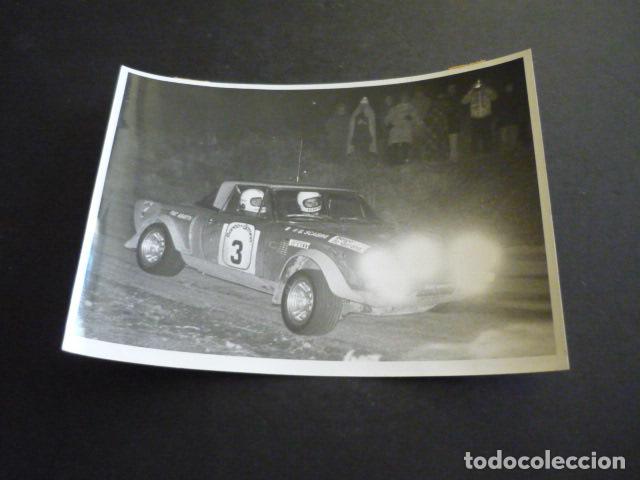 Fotograf&iacute;a antigua: FULVIO BACCHELLI Y BRUNO SCABINI CORREDOR AUTOMOVILISMO ANTIGUA FOTOGRAFIA 18 X 12 CM