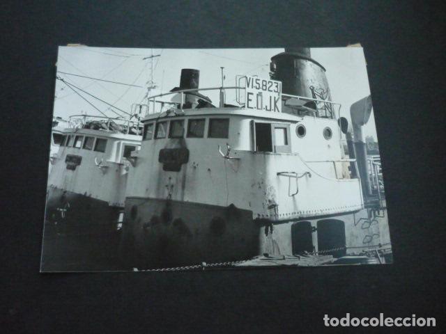Photographie ancienne: LA CORU&Ntilde;A INCENDIO DE BARCO PESQUERO EN EL MUELLE ANTIGUA FOTOGRAFIA 13 X 18 CM