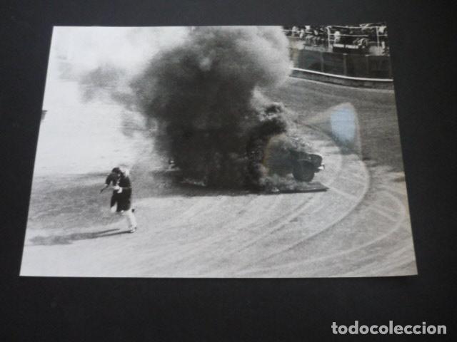 Photographie ancienne: BARCELONA INCENDIO DE AUTOMOVIL DE LA POLICIA URBANA ANTIGUA FOTOGRAFIA 24 X 18 CM
