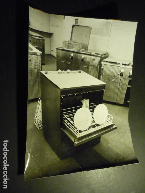 Fotografia antiga: MADRID CASA DEL CAMPO I FERIA INTERNACIONAL ALIMENTACION AIDA 1969 ANTIGUA FOTOGRAFIA 18 X 24 CM