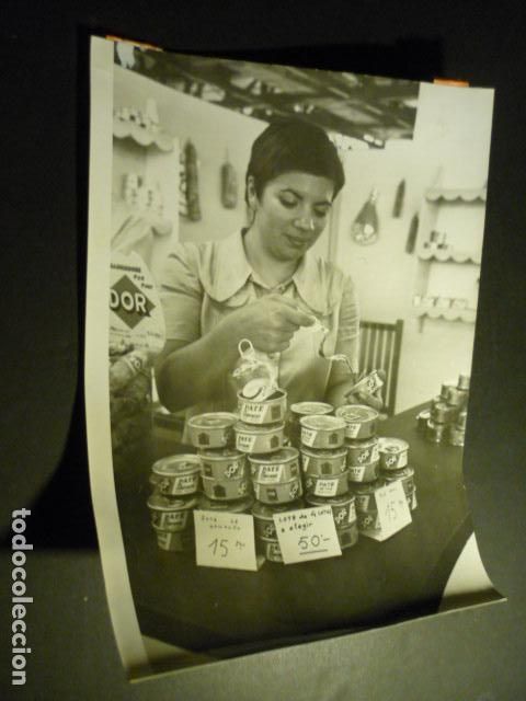 Fotografia antiga: MADRID CASA DEL CAMPO I FERIA INTERNACIONAL ALIMENTACION AIDA 1969 ANTIGUA FOTOGRAFIA 18 X 24 CM