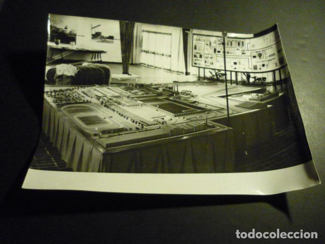 Antique Photography: MADRID FERIA INTERNACIONAL DEL MUEBLE Y LA MADERA 1966 ANTIGUA FOTOGRAFIA 17 X 23 CM