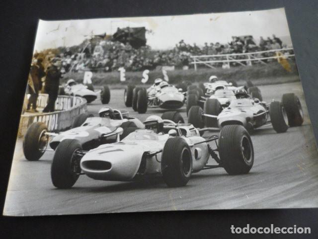 Antique Photography: GRAN PREMIO DE INGLATERRA 1965 JIM CLARK AUTOMOVILISMO 1965 ANTIGUA FOTOGRAFIA 18 X 24 CM