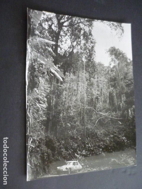 Antique Photography: RALLYE SAFARI KENIA UGANDA Y TANGANICA AUTOMOVILISMO 1965 ANTIGUA FOTOGRAFIA 18 X 24 CM