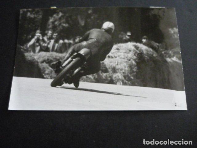 Fotograf&iacute;a antigua: MIKE HAILWOOD CORREDOR MOTOCICLISMO ANTIGUA FOTOGRAFIA 18 X 12 CM