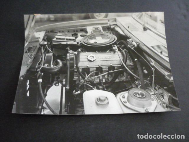 Fotograf&iacute;a antigua: GINEBRA SALON DE AUTOMOVIL FIAT 131 ANTIGUA FOTOGRAFIA 13 X 18 CM