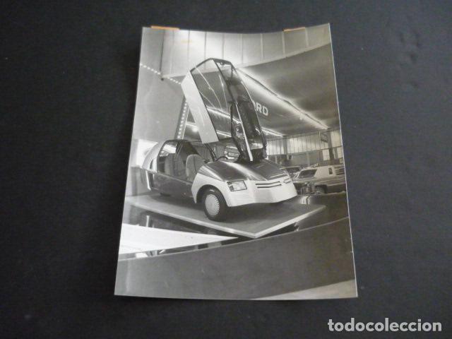 Alte Fotografie: GINEBRA SALON DE AUTOMOVIL FORD COCKPIT ANTIGUA FOTOGRAFIA 13 X 18 CM